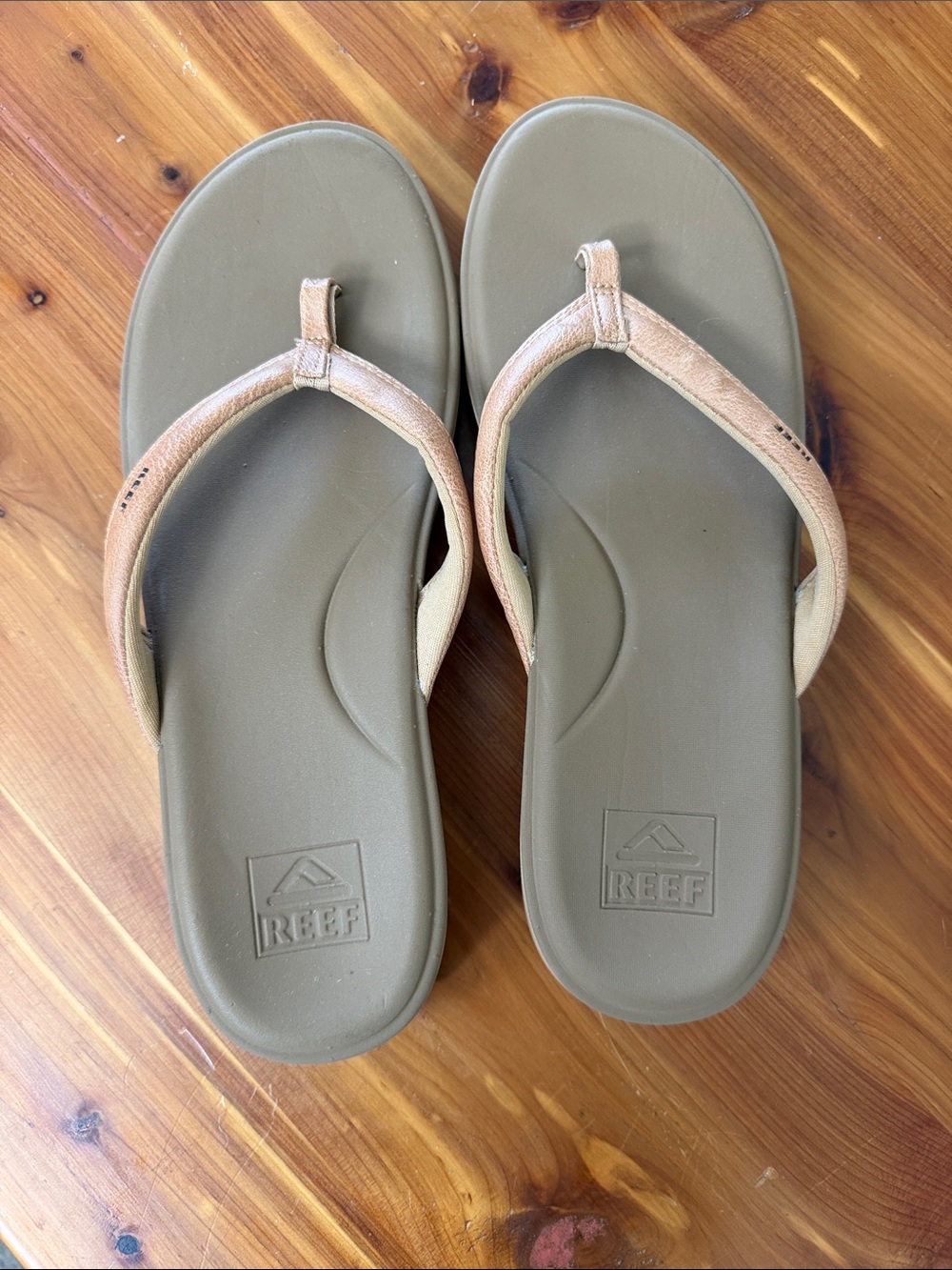 Reef Women's Sandals in Olive Footbed with Light Pink Straps
